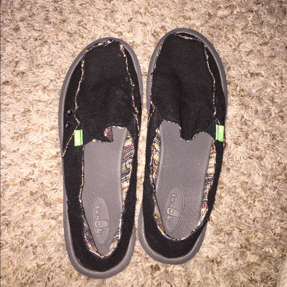 Sanuk shoes